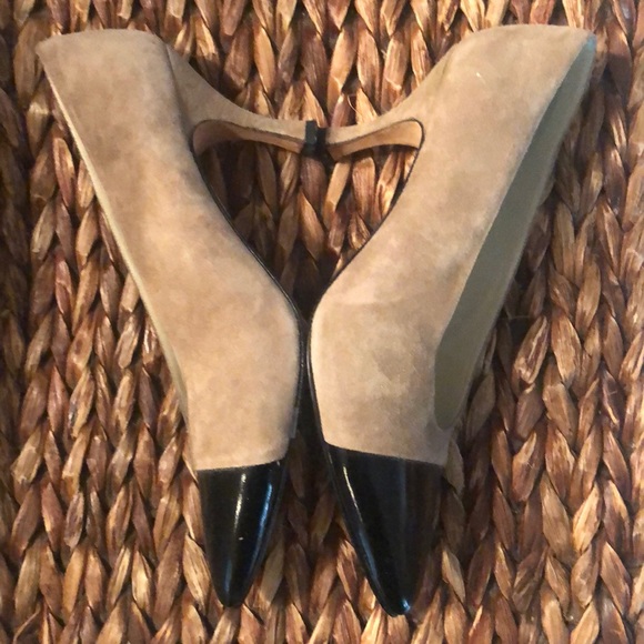 SOLD!! Delmannette Tan suede with Black patent toe heels - Picture 3 of 7